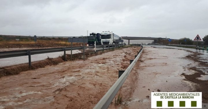 La Dana O Gota Fr A Deja Seis Muertos Y Carreteras Cortadas En Murcia